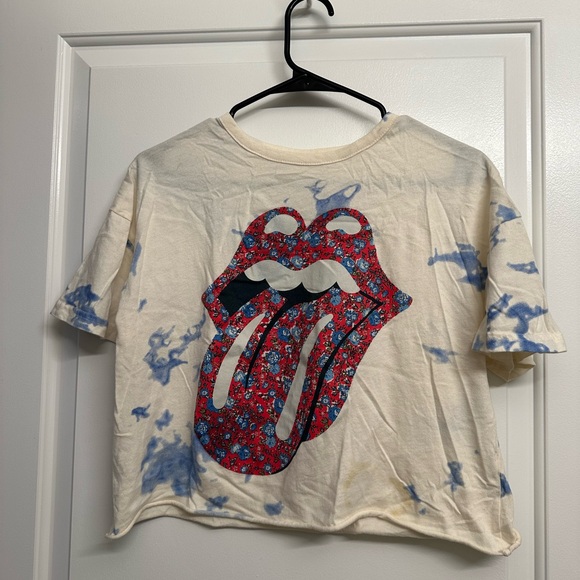 Cute Graphic Tee! - Picture 1 of 2